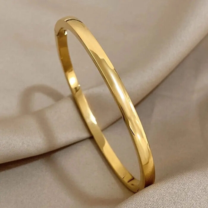 Round Golden brecelet/ Bangle for Men/ Women