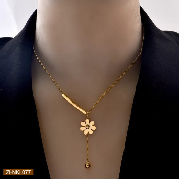 Flower Pendant Golden