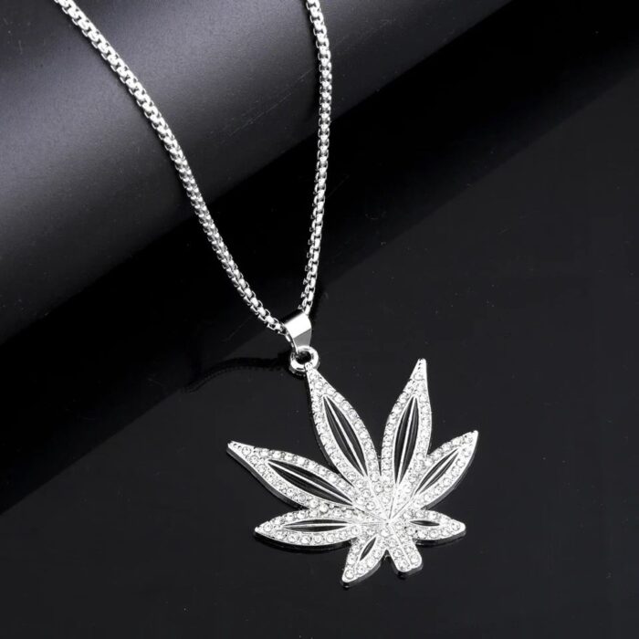 Leaf pendent for Men Women - Image 2